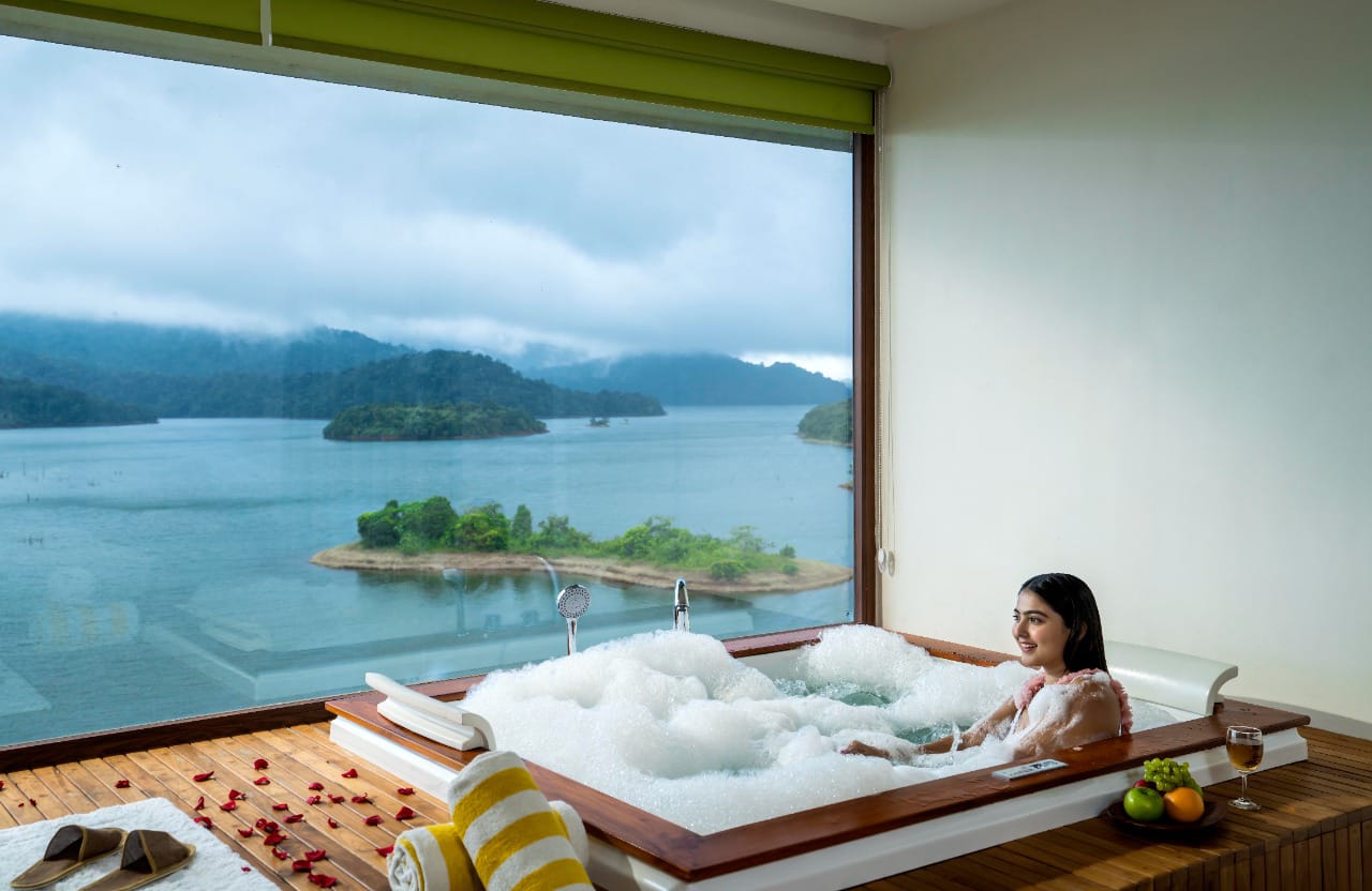 Luxury Jacuzzi Villa – Mountain Shadow Resort, Wayanad